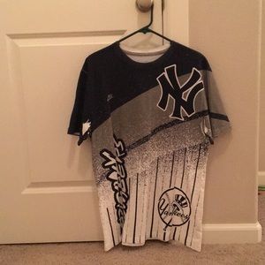 Men’s Yankees Bronx Bomber Tee Shirt